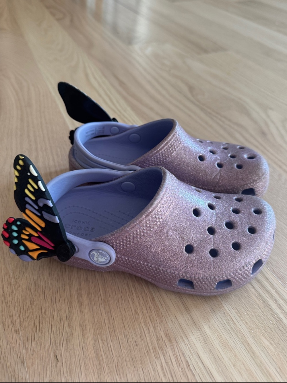 CROCS Kids Glitter Butterfly Clogs in Lilac with Multicolor Wings